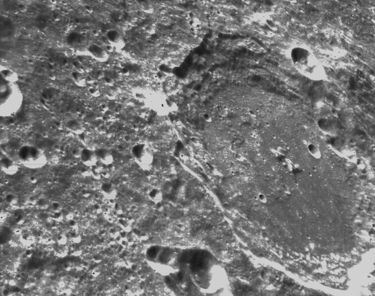 Haz clic en la imagen para ampliar  Nombre:	crater lunar Artemis I 29-11-2022.jpg Vitas:	3 Tamaño:	85,6 KB ID:	361211