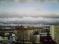 Edificios del CERN bajo nubes.